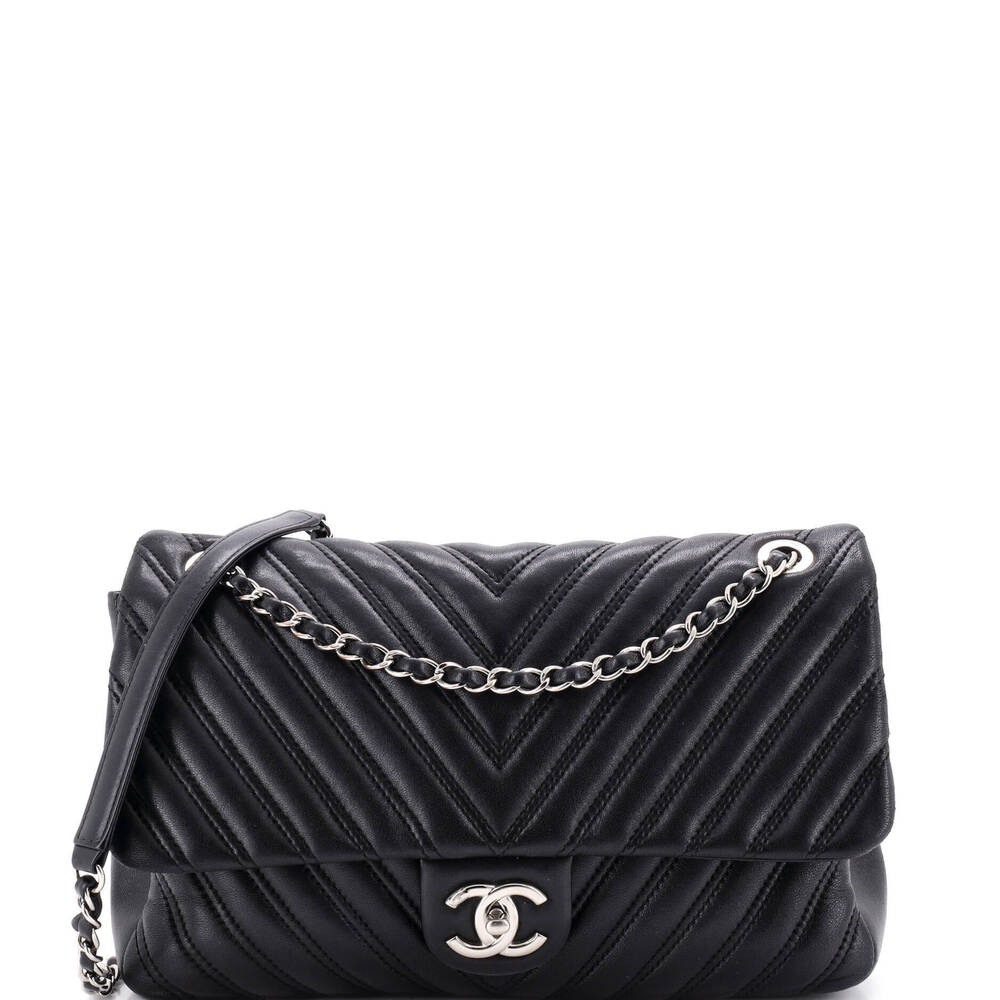 Chanel Jumbo Double Stitch Flap Bag